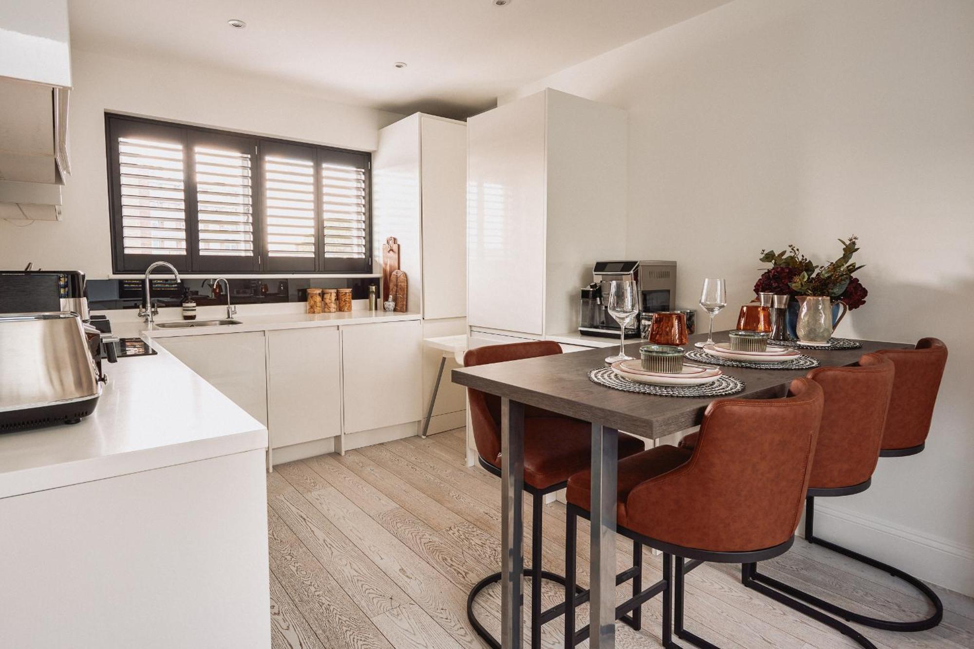 The Elegant Fulham Maisonette With Terrace Londra